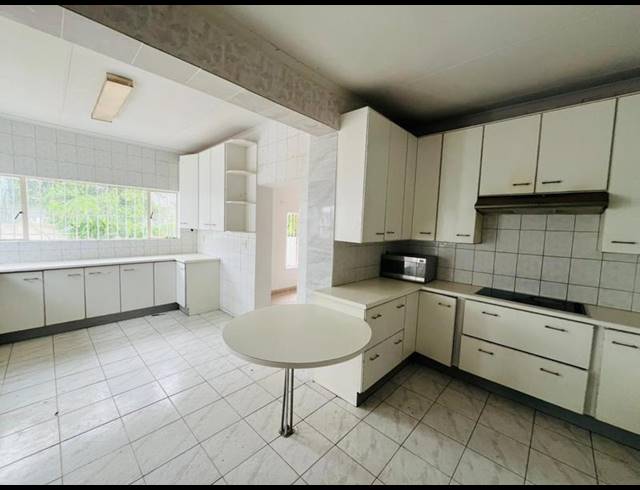 4 BEDROOM HOUSE FOR SALE IN MAYFIELD PARK